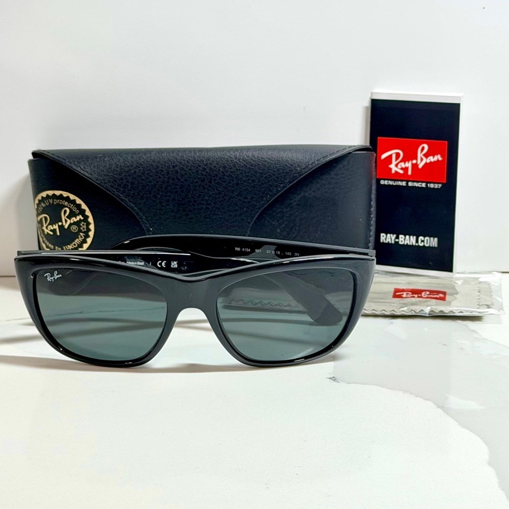 New Ray-Ban Modern Wayfarer Sunglasses (RB 4154)